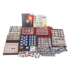 Mixed up with a lot of silver, and 1 gold coin Mixed up with a lot of silver, and 1 gold coin