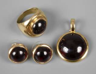 Jewelry with grenades Jewelry with grenades