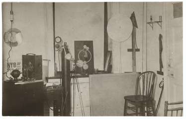 MAN RAY (1890–1976) MAN RAY (1890–1976)