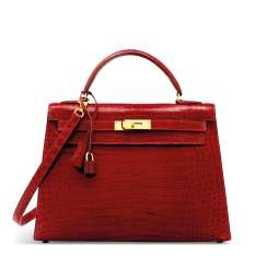 A SHINY ROUGE H POROSUS CROCODILE SELLIER KELLY 32 WITH GOLD HARDWARE A SHINY ROUGE H POROSUS CROCODILE SELLIER KELLY 32 WITH GOLD HARDWARE