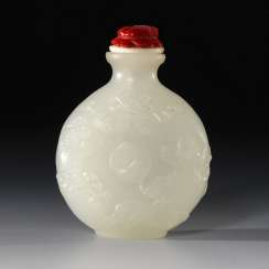 Snuffbottle из белого стекла Snuffbottle из белого стекла