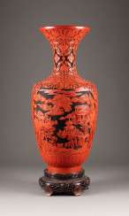 LARGE RED LACQUER VASE China LARGE RED LACQUER VASE China