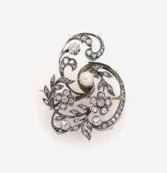 HISTORICAL FLORAL BROOCH EMBELLISHED WITH DIAMONDS AND A NATURAL PEARL HISTORICAL FLORAL BROOCH EMBELLISHED WITH DIAMONDS AND A NATURAL PEARL