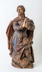 Very large figure of a praying Mary Very large figure of a praying Mary