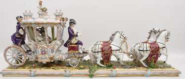 VOLKSTEDT porcelain manufactory: magnificent coach, painted glazed gold staffiertes porcelain, 2. Half of the 20. Century VOLKSTEDT porcelain manufactory: magnificent coach, painted glazed gold staffiertes porcelain, 2. Half of the 20. Century