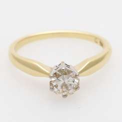 Solitaire ring m. 1 brilliant tenant. 0,56 ct Solitaire ring m. 1 brilliant tenant. 0,56 ct