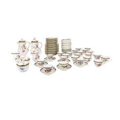 MEISSEN extensive coffee service for up to 15 people, 19./20. Century, 1st choice. MEISSEN extensive coffee service for up to 15 people, 19./20. Century, 1st choice.