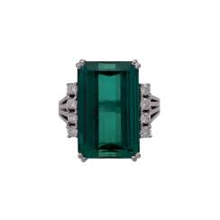 Ring with fine petroleum green tourmaline of approx. 15 ct Ring with fine petroleum green tourmaline of approx. 15 ct