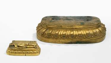 Two fire-gold-plated Lotus pedestal of Bronze Two fire-gold-plated Lotus pedestal of Bronze