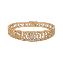 Bracelet, set with 15 brilliant-cut diamonds, together CA. 0,30 ct. Bracelet, set with 15 brilliant-cut diamonds, together CA. 0,30 ct.