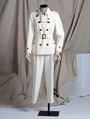 DAME JULIE WALTERS'S CREAM SILK SHORT TRENCH COAT SUIT DAME JULIE WALTERS'S CREAM SILK SHORT TRENCH COAT SUIT