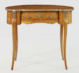 Small Louis XVI desk Small Louis XVI desk
