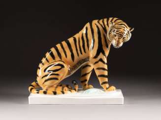 SITZENDER TIGER SITZENDER TIGER