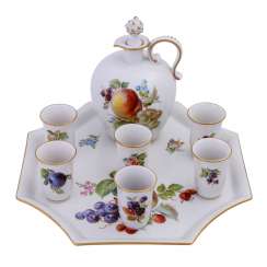 MEISSEN porcelain Sake Service f. 6 persons 'fruit painting', 20. Century. MEISSEN porcelain Sake Service f. 6 persons 'fruit painting', 20. Century.