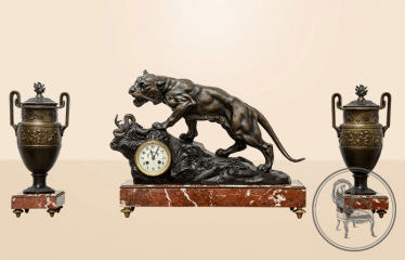 Antique mantel clock Antique mantel clock
