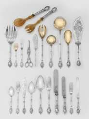 Extensive range of Cutlery for 18 persons Extensive range of Cutlery for 18 persons