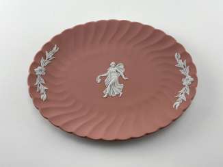 Saucer for Wedgwood jewellery Muse. Neo-classicism, England, biscuit porcelain. 1974 - 1990 Saucer for Wedgwood jewellery Muse. Neo-classicism, England, biscuit porcelain. 1974 - 1990