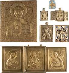 L'UNE, DATÉE DU BRONZE, ICÔNE, UN GRAND BRONZE ICÔNE DU CHRIST PANTOCRATOR, DEUX TRIPTYCHA ET TROIS DE BRONZE, DES ICÔNES ET DES FRAGMENTS AVEC DEESIS ET LE CHRIST PANTOCRATOR L'UNE, DATÉE DU BRONZE, ICÔNE, UN GRAND BRONZE ICÔNE DU CHRIST PANTOCRATOR, DEUX TRIPTYCHA ET TROIS DE BRONZE, DES ICÔNES ET DES FRAGMENTS AVEC DEESIS ET LE CHRIST PANTOCRATOR