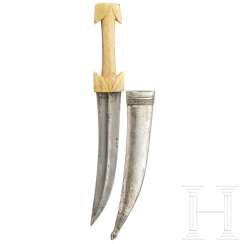 Kanjar with a silver scabbard, Ottoman, around 1800 Kanjar with a silver scabbard, Ottoman, around 1800