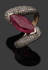 Russe Marquisering avec taubenblutrotem Rubin Russe Marquisering avec taubenblutrotem Rubin