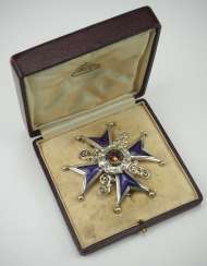 Lippe-Detmold: Leopold Order, 3. Model (from 1917), Grand cross of honour, in a case. Lippe-Detmold: Leopold Order, 3. Model (from 1917), Grand cross of honour, in a case.