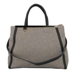 FENDI handbag, original price approx .: € 1,900. FENDI handbag, original price approx .: € 1,900.