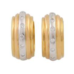 Pair of earrings with small diamonds Pair of earrings with small diamonds