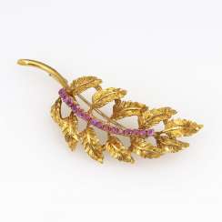 Leaf brooch with rubies Leaf brooch with rubies