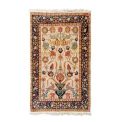 Orientteppich aus Seide. HEREKE/TÜRKEI, 2. Hälfte 20. Jahrhundert, 109x69 cm. Orientteppich aus Seide. HEREKE/TÜRKEI, 2. Hälfte 20. Jahrhundert, 109x69 cm.