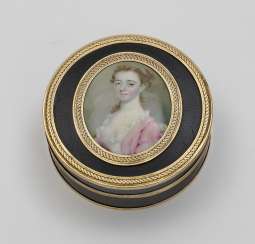 Lacquer box with portrait miniature Lacquer box with portrait miniature