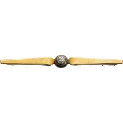Bar brooch with diamond Bar brooch with diamond
