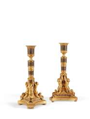 PAIRE DE FLAMBEAUX D'EPOQUE NEOCLASSIQUE PAIRE DE FLAMBEAUX D'EPOQUE NEOCLASSIQUE