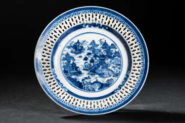 DECORATIVE PLATE TEMPLE LANDSCAPE DECORATIVE PLATE TEMPLE LANDSCAPE
