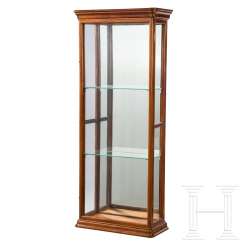 Small classicist showcase with a secret compartment, Berlin, around 1825 Small classicist showcase with a secret compartment, Berlin, around 1825