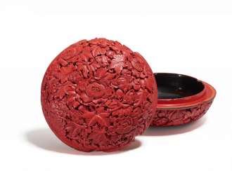 Cover jar with peonies Cover jar with peonies