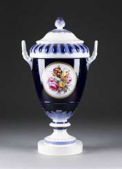LARGE WEIMAR VASE WITH a bouquet of FLOWERS AND WATTEAU SCENE, German KPM Berlin, 1919 LARGE WEIMAR VASE WITH a bouquet of FLOWERS AND WATTEAU SCENE, German KPM Berlin, 1919