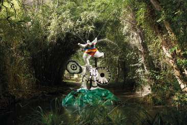 Niki de Saint Phalle (1930-2002) Niki de Saint Phalle (1930-2002)