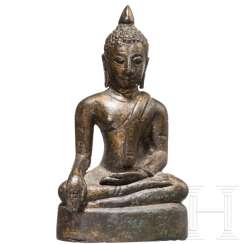 Petite sculpture d'un Bouddha assis, Thaïlande, probablement 18e siècle Petite sculpture d'un Bouddha assis, Thaïlande, probablement 18e siècle
