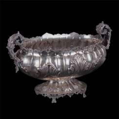 A massive silver bowl. Silver, 800. Italy A massive silver bowl. Silver, 800. Italy