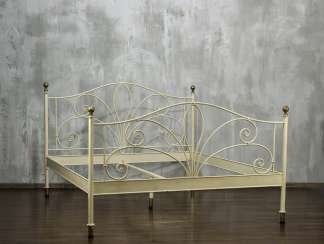 Antique metal bed Antique metal bed