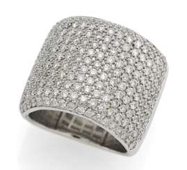 Diamond-Ring Diamond-Ring