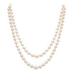 Necklace of cultured pearls with stone-trimmed Clasp Necklace of cultured pearls with stone-trimmed Clasp