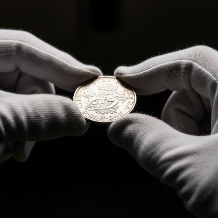 Правильный уход и хранение коллекции монет