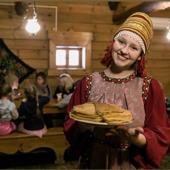 В музее-заповеднике «Коломенское» проходят интерактивные программы, посвященные традициям празднования Масленицы. 
