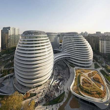 10 самых известных архитекторов. Заха Хадид. Торгово-развлекательный комплекс Galaxy Soho в Пекине, 2012