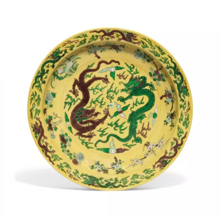 Китайская фарфоровая тарелка с драконом