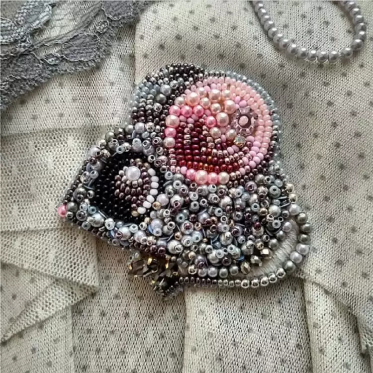 Application. Application de perles modernes Application. Application de perles modernes