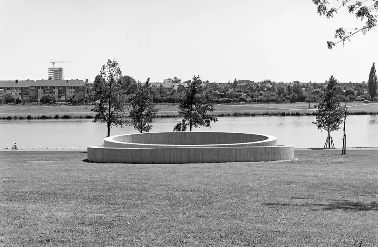 Дональд Джадд. Скульптура «Без названия», 1977