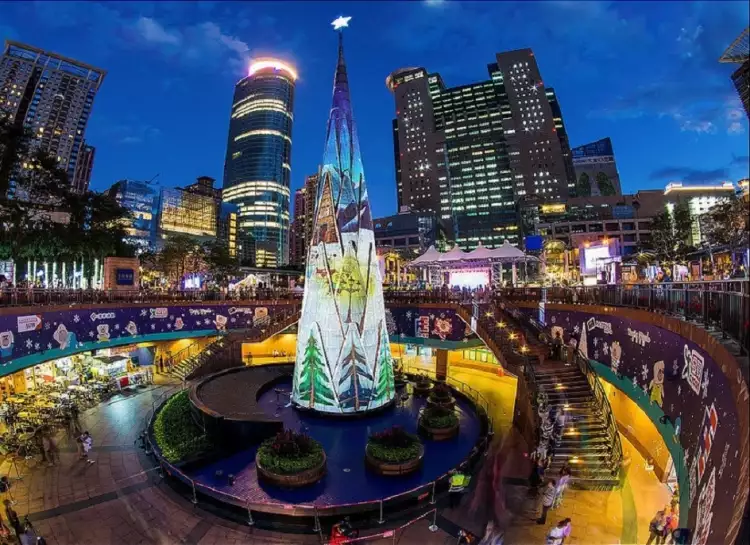 Самые необычные и красивые елки мира. Елка в Тайбэй