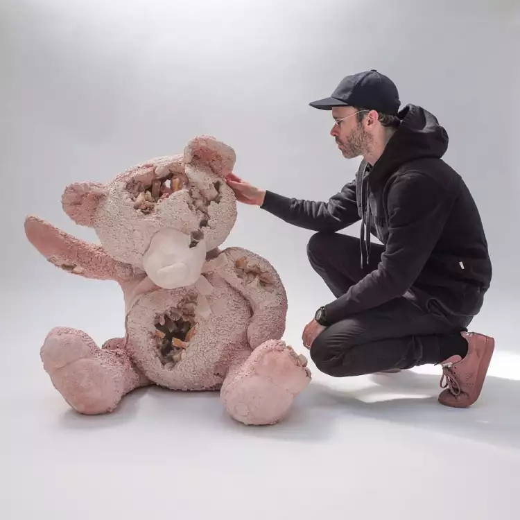 Дэниел Аршам. Мишка Тедди из розового кварца